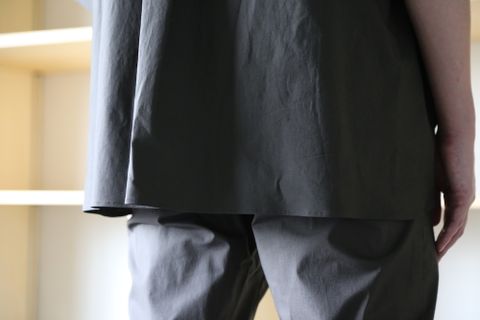 Graphpaper Stretch Typewriter Stand Collar Short Yoke Sleeve Shirt(GM212-40615B) style.2021.6.12
