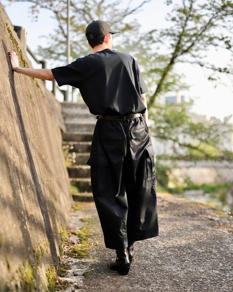 is-ness イズネス23SS BALLOON CARGO EZ PANTSスタイル