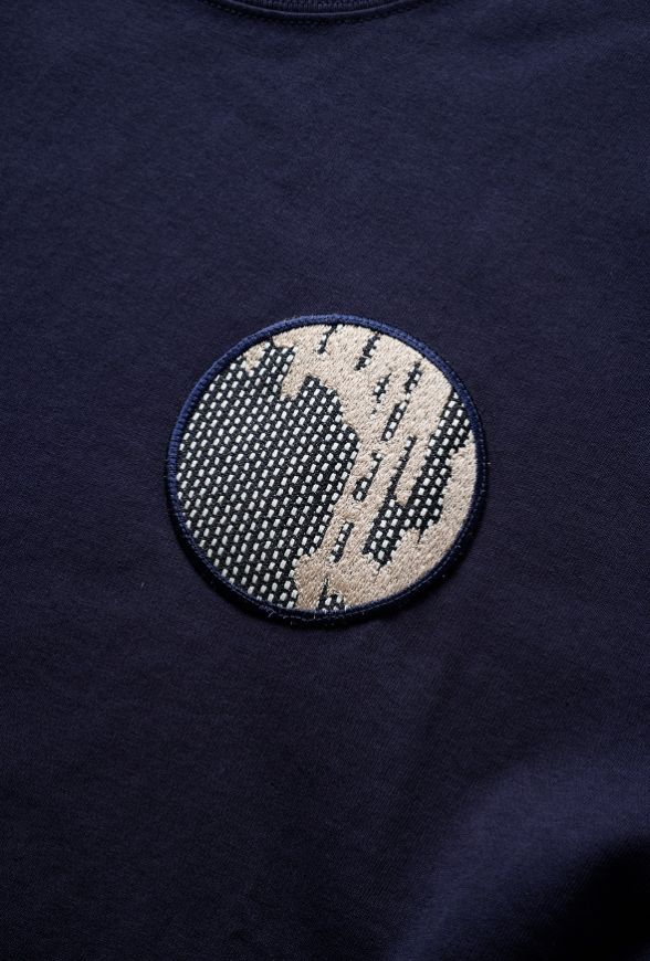 ファンダメンタル ポケットTシャツ CIRCLE BORO PATCH TEE (FA24TE13)NAVY