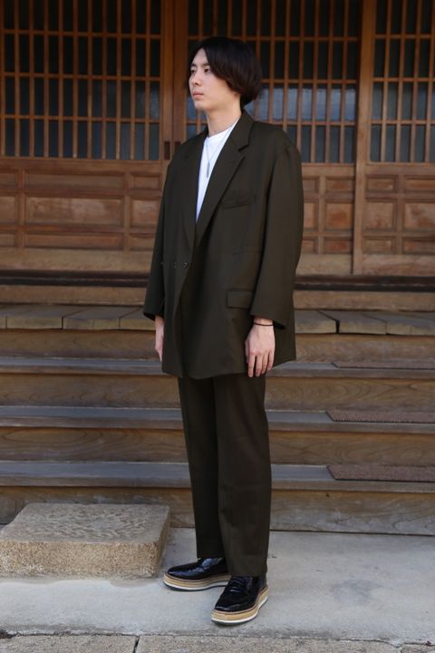 YOKE 新作WOOL FLANNEL BACK SLIT STRAGIHT TROUSERS style.2020.9.27.