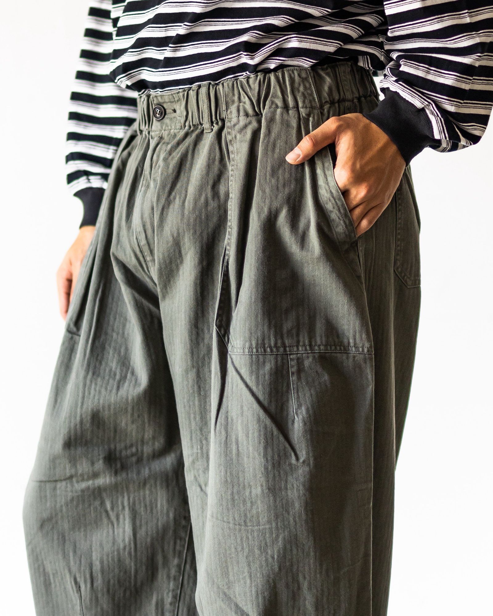 is-ness  HERRINGBONE ZIP JACKET MARKスタイル
