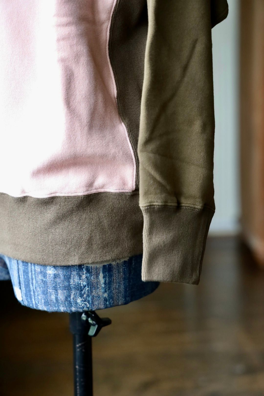 ファウンダ 25AW SWEAT SHIRT(015FD252021)PINK/KHAKI