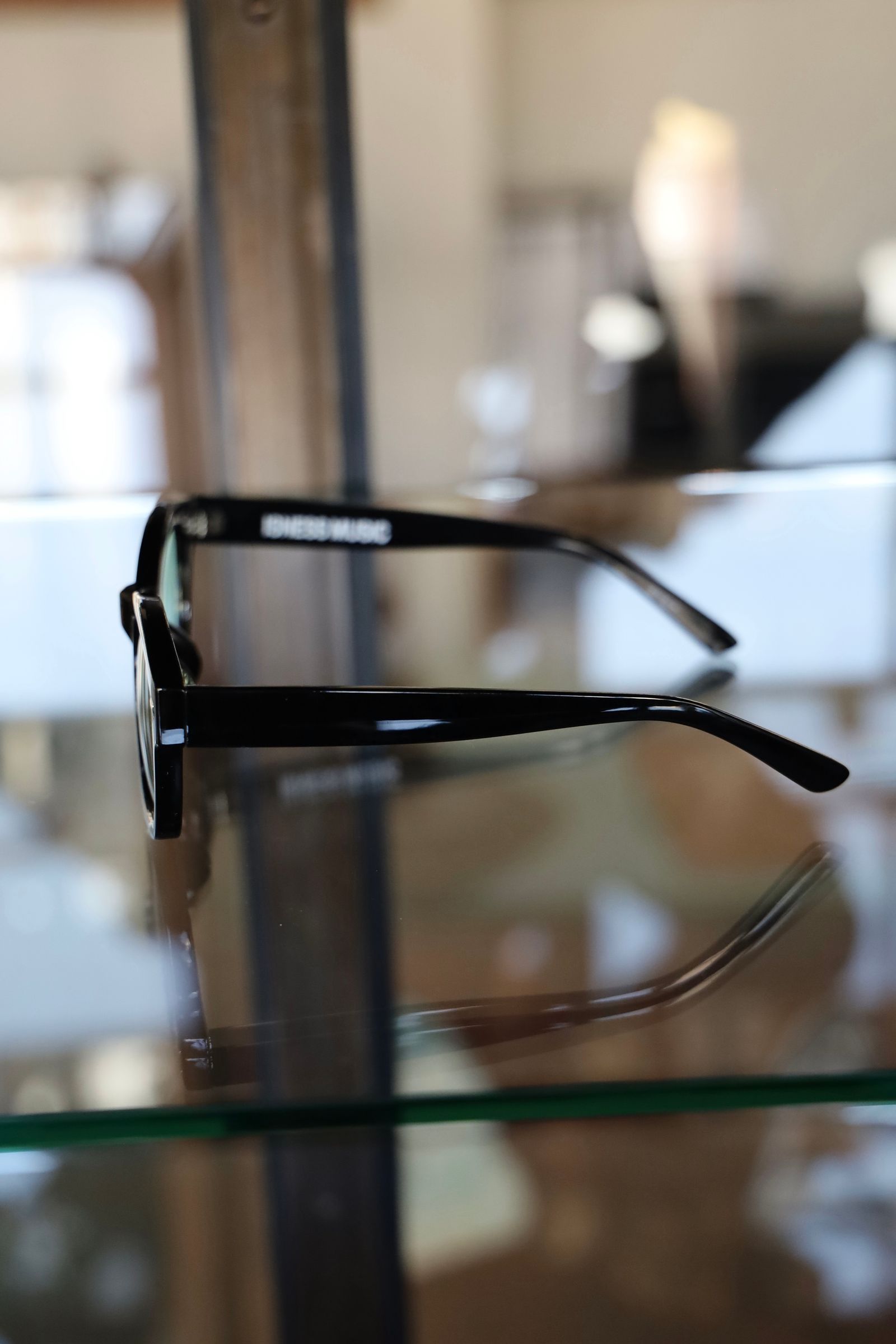 イズネスミュージックサングラス is-ness WALTER SUNGLASSES(WELLINGTON TYPE)BLACK-GREEN