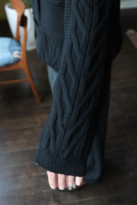 YOKE CROSSING CABLE CREW NECK KNIT"BLACK"style