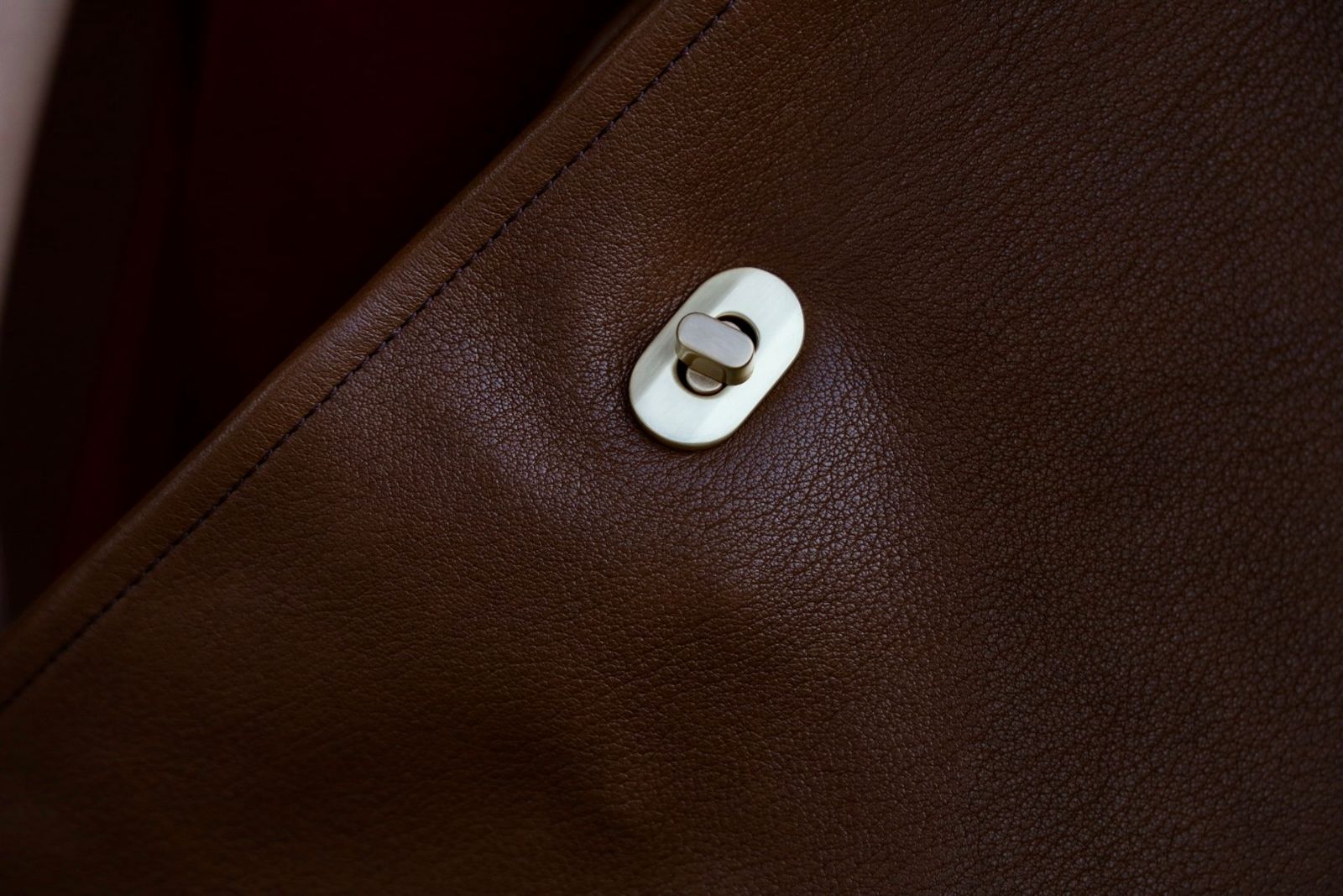 エンダースキーマ バッグ twist shoulder large(zw-b-tsb)cognac