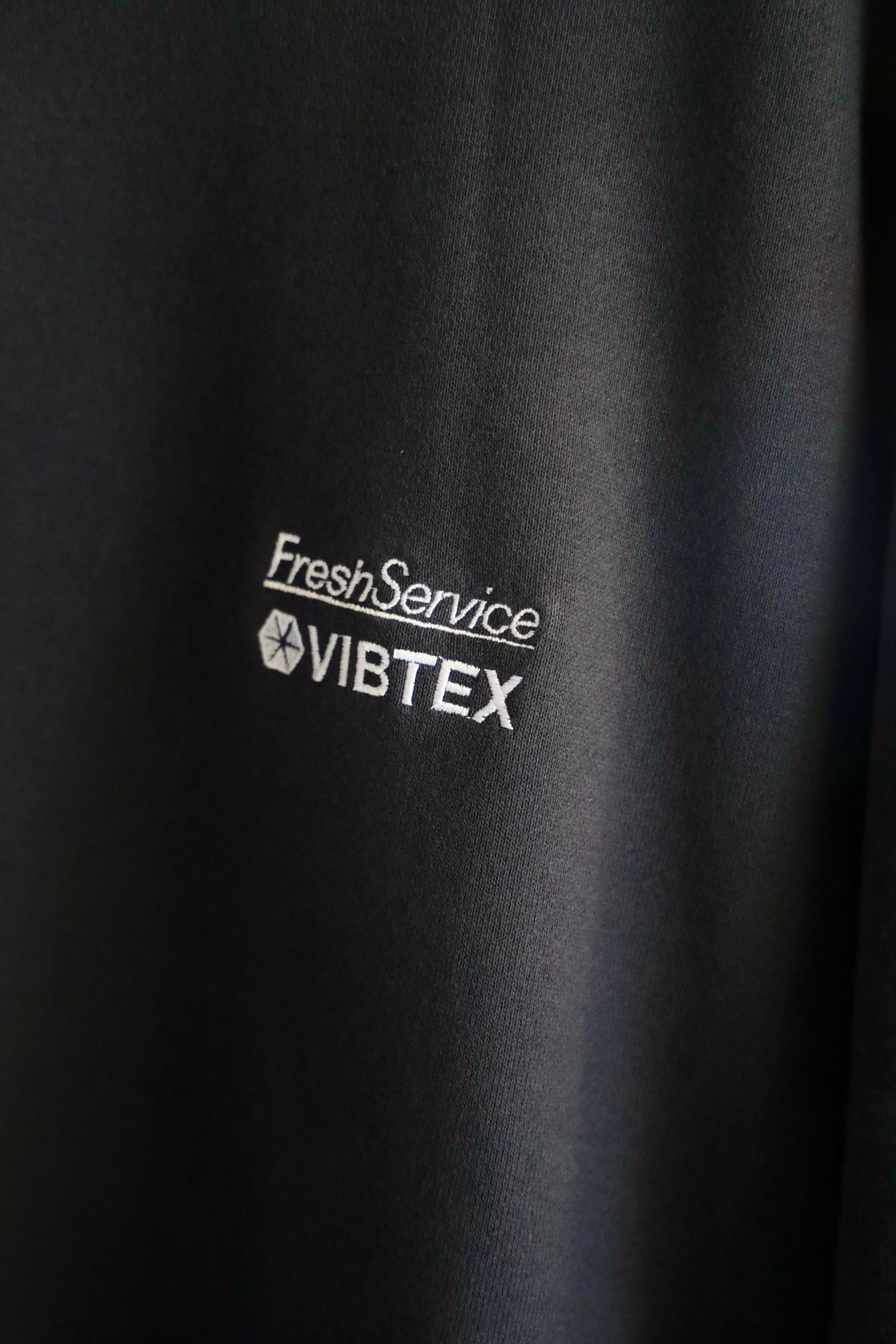 フレッシュサービス VIBTEX for FreshService SWEAT CREW NECK PULLOVER (GRAY)