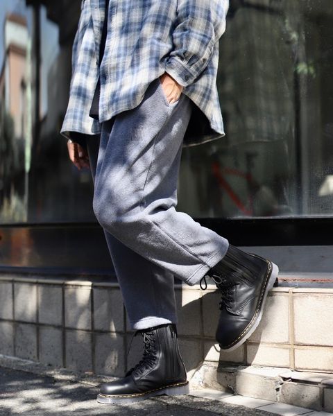STRIPES FOR CREATIVE FW23 CROPPED FLEECE PANTSスタイル
