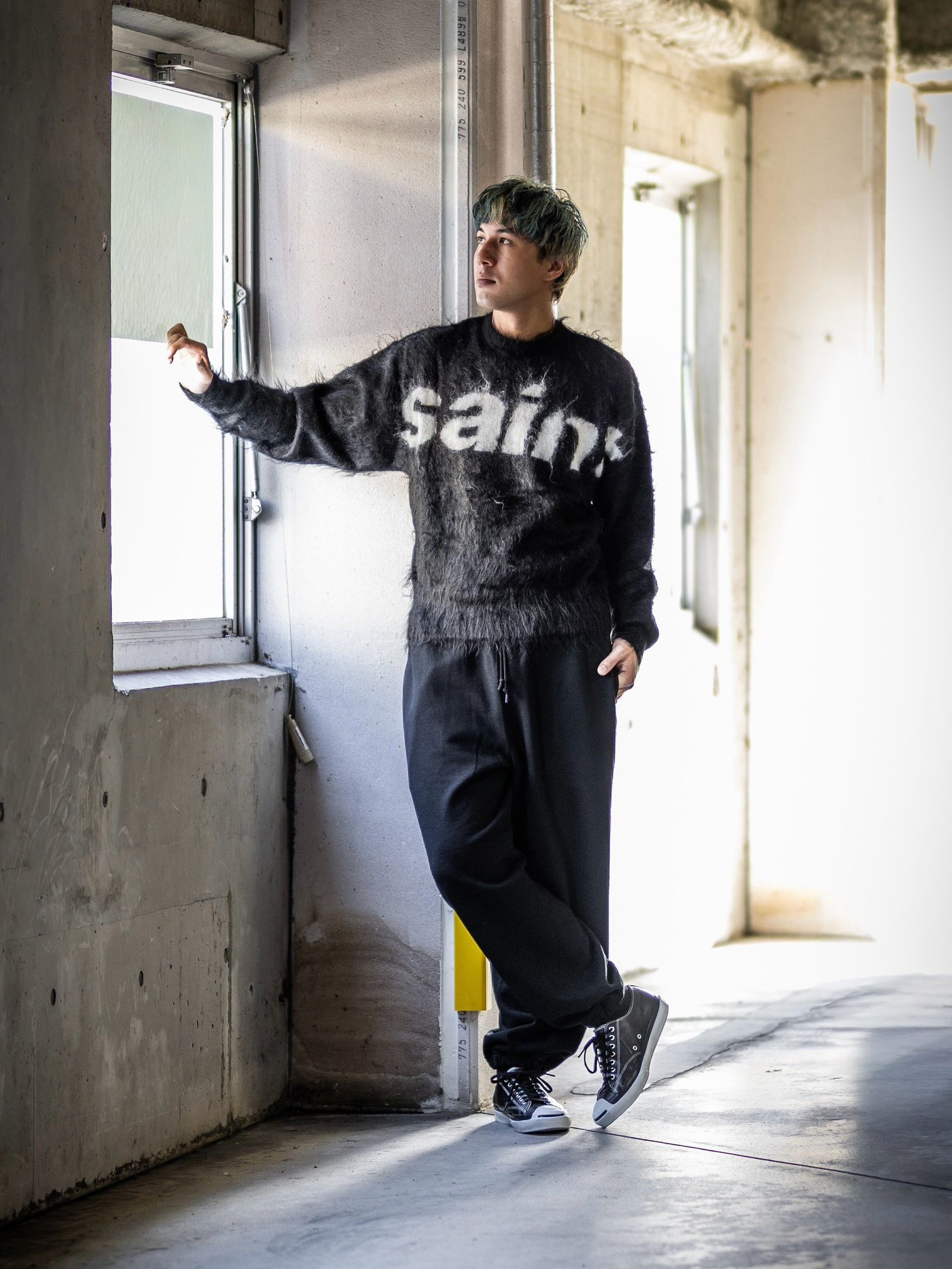 SAINT Mxxxxxx SAINT MOHAIR CREW KNIT MARKスタイル