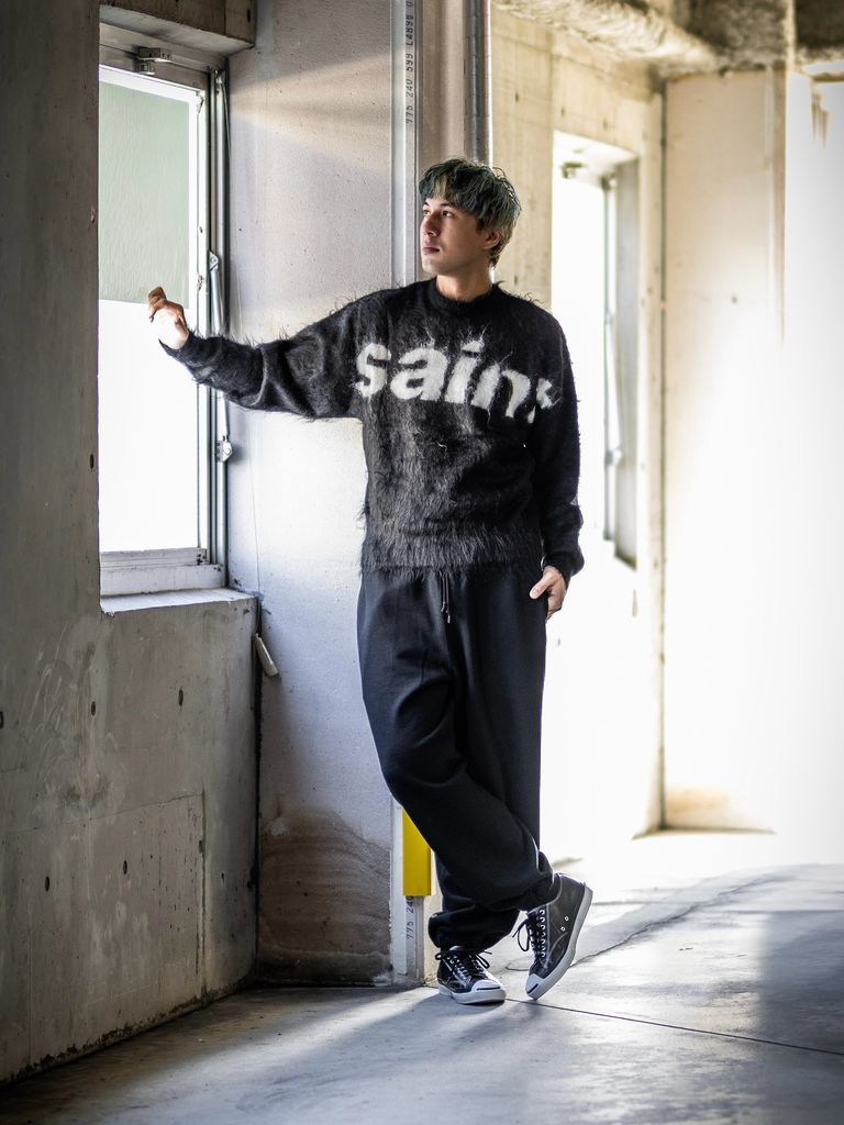 SAINT Mxxxxxx SAINT MOHAIR CREW KNIT MARKスタイル