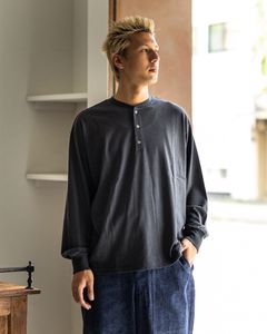 A.PRESSE Cashmere Blend L/S Henley Neck Shirt スタイル