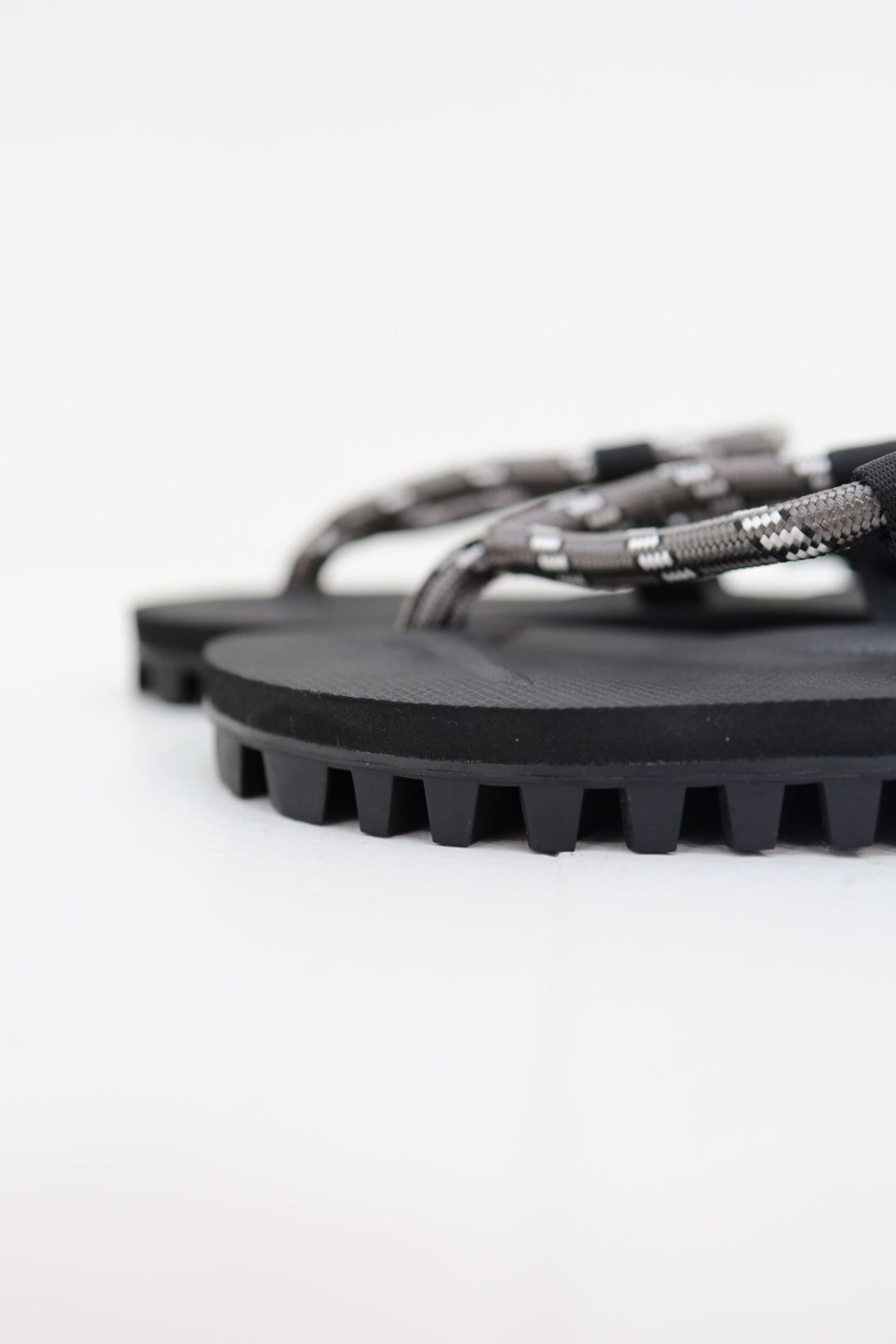 is-ness 26SS スイコックコラボサンダル Suicoke x is-ness GUT KAT-2-ISN(26SS_49_1008SANDALS01_OG-246-ISN)BLACK☆新作発売！