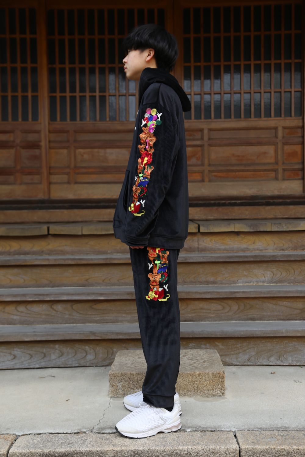 ダブレット21ss CHAOS EMBROIDERY COMFY HOODIE即決できます