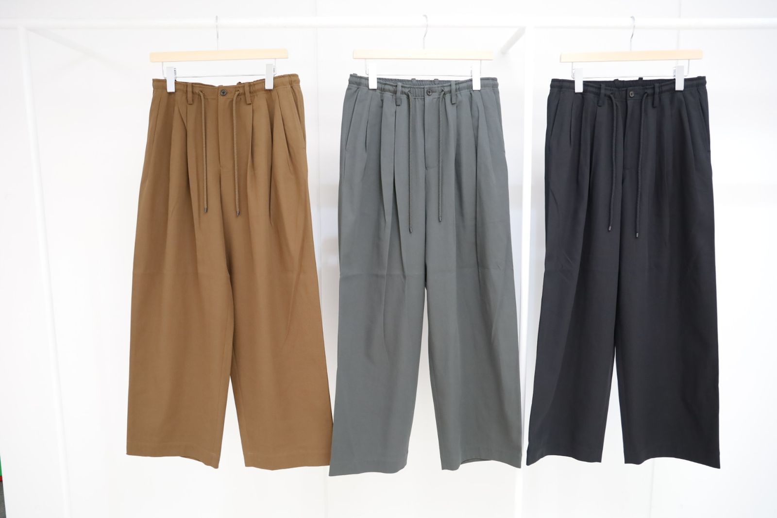 マーカウェア 26SS  60/2オーガニック強燃ボイル3/2ツイル / トリプルプリーテッドイージートラウザーズ(A26A16PT02C) Burnt Umber☆新作発売！