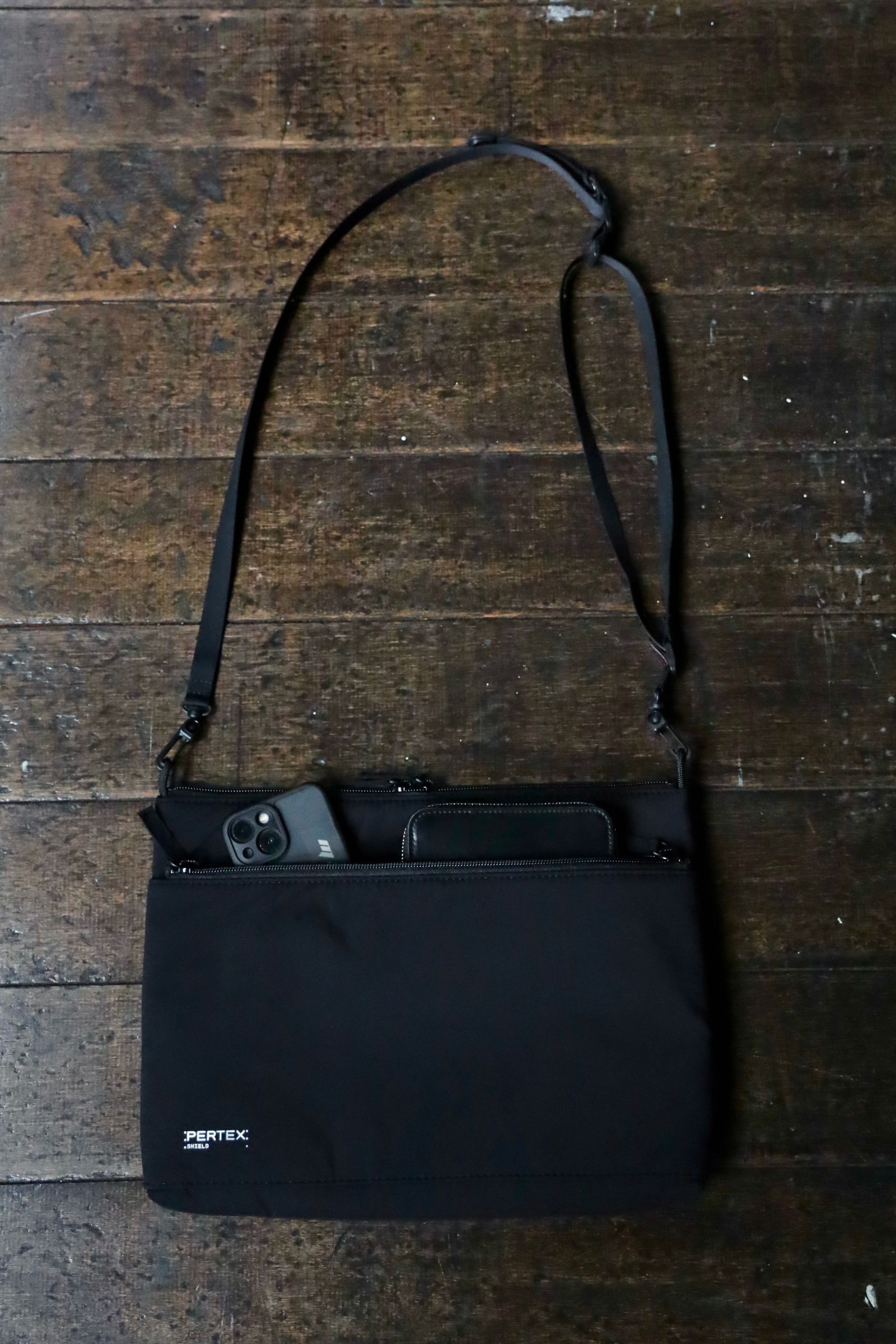 グラフペーパーPERTEX SHIELD Padded Sacoche_M(GU243-90307)BLACK