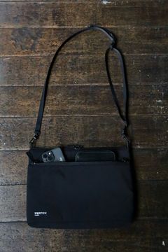 グラフペーパーPERTEX SHIELD Padded Sacoche_M(GU243-90307)BLACK
