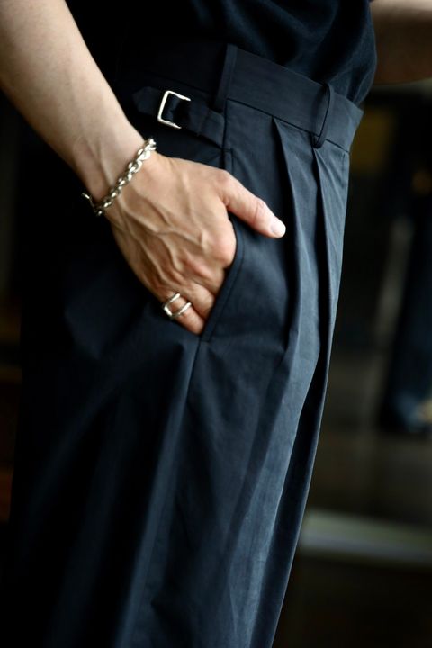 A.PRESSE High Density Weather Cloth Trousersスタイル