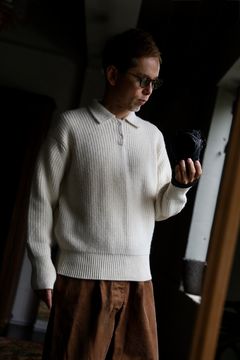 マーカウェア 26AW RIBBED POLO COLLAR JUMPER(A26C24SW02C)NATURAL WHITE☆新作発売！