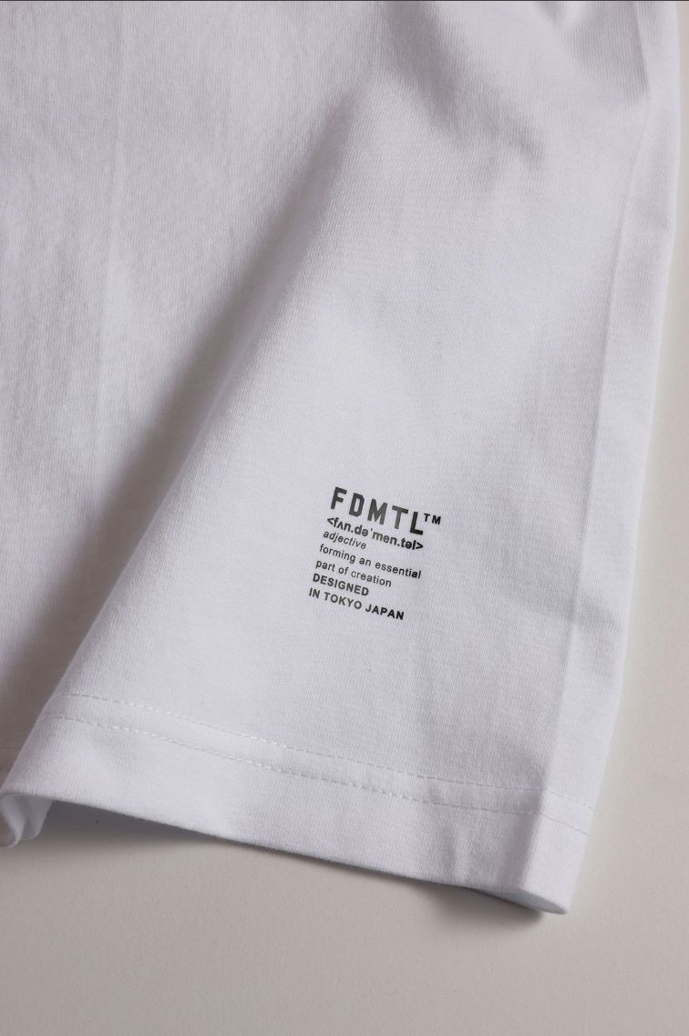 ファンダメンタル Tシャツ CIRCLE PATCH TEE(FA25/TE13)WHITE