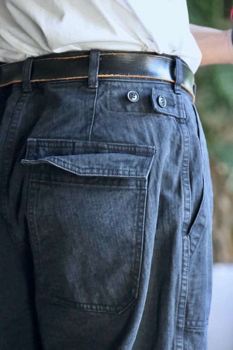 アプレッセ22FW USAF Hemmed Bottoms"BLACK"スタイル