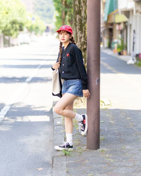 PLAY COMME des GARCONS(プレイ コムデギャルソン) 新作ROUNE-NECK RHINESTONE CARDIGAN(RED HEART)style.2025.8.8