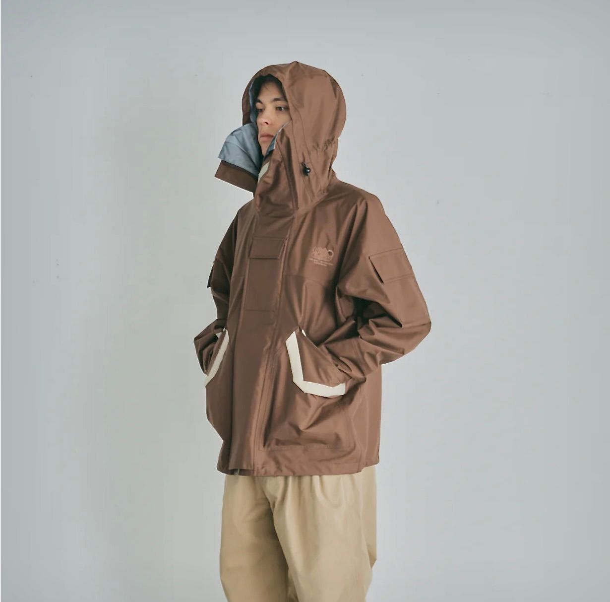イズネス23AW NINJA HOODIE SHELL JACKET(1005AWJK02)BROWN