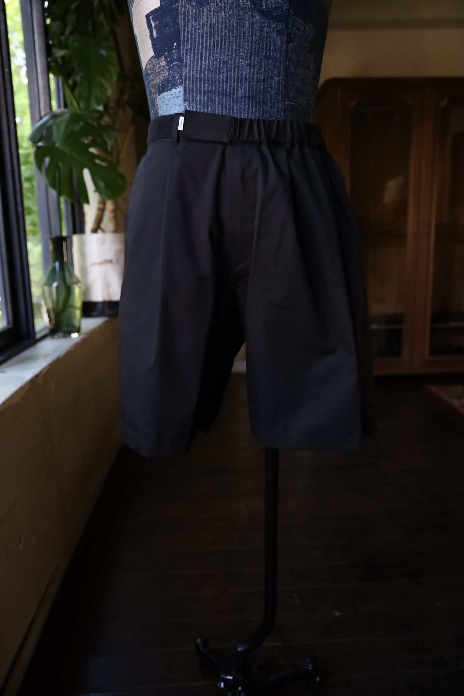 グラフペーパー24SS Solotex Twill Slim Waisted Chef Shorts(GM241-40299B)BLACK