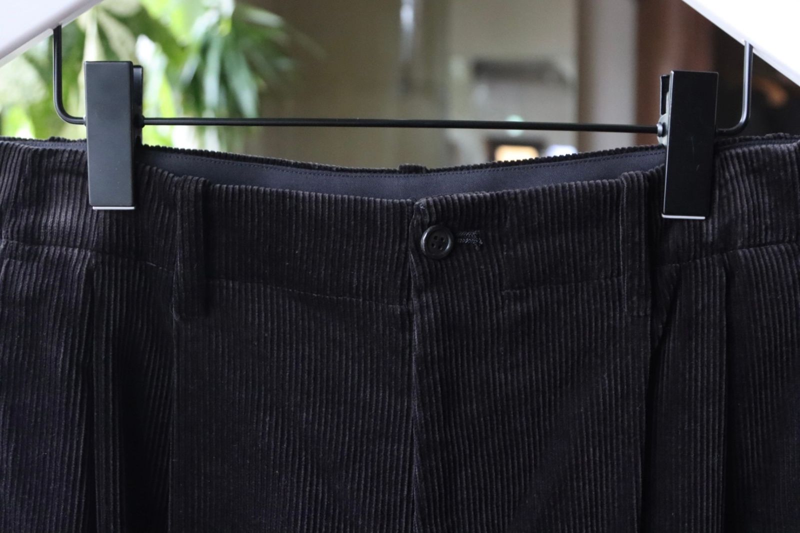 グラフペーパー 25AW Suvin Corduroy Wide Straight Trousers(GU253-40366)BLACK☆10月4日(土)新作発売！