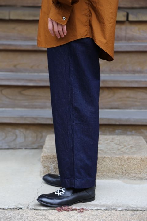 Graphpaper Broad L/S Oversized Regular Collar Shirt(GM212-50110B) style. 2021.06.06.