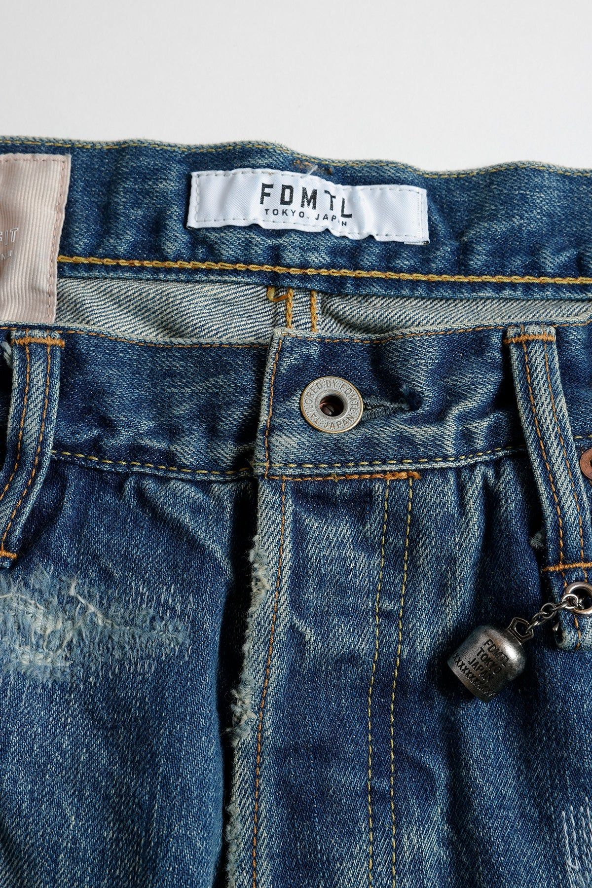 ファンダメンタル デニムパンツ CLASSIC FIT DENIM CS132 (FA25MT132)INDIGO
