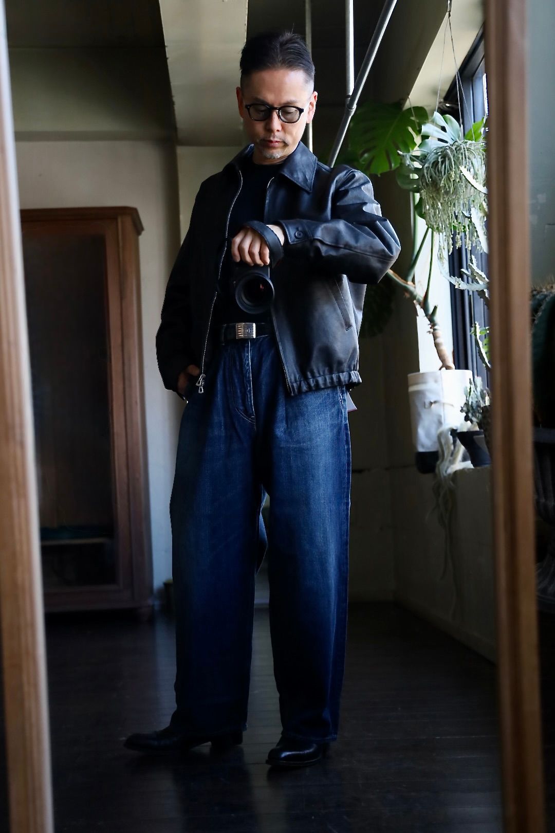 Graphpaper Selvage Denim Two Tuck Pants"DARK FADE"スタイル