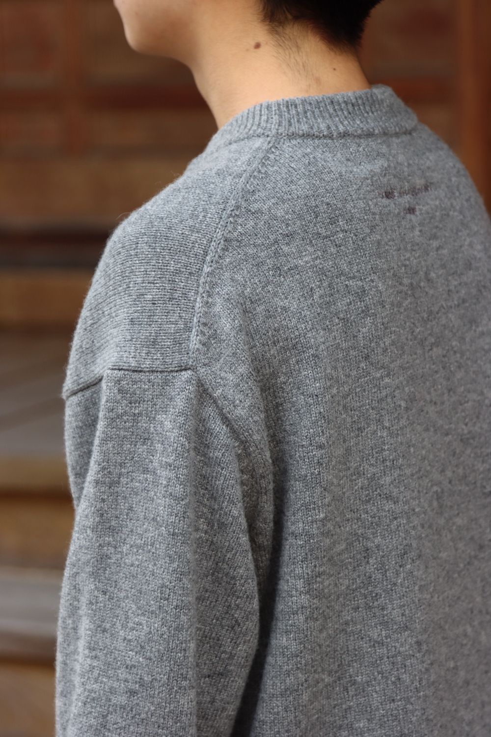 COMME des GARSONS HOMME ラムウール天竺ロゴ刺繍ニット(HH-N007