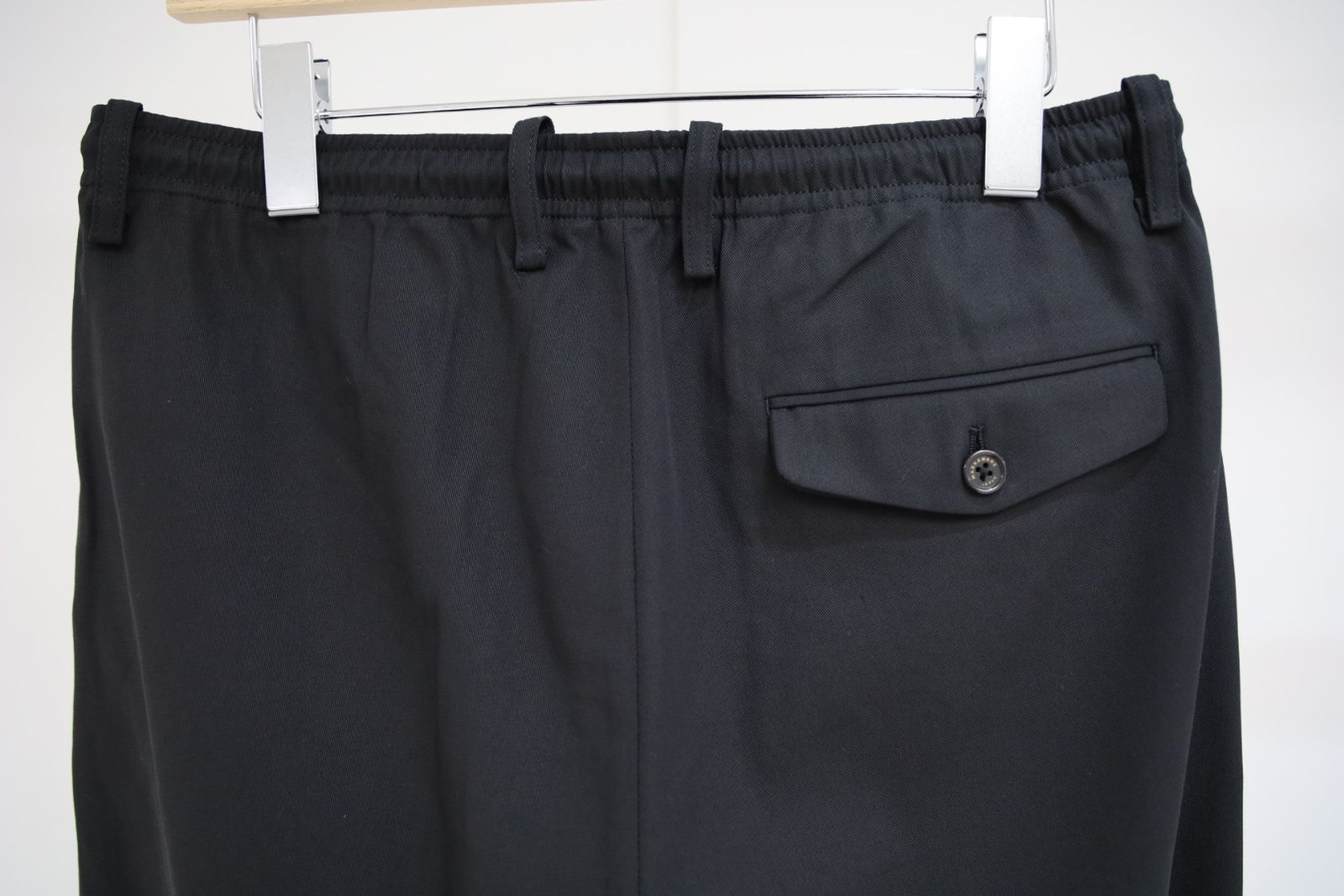 マーカウェア 26SS  60/2オーガニック強燃ボイル3/2ツイル / トリプルプリーテッドイージートラウザーズ(A26A16PT02C) Black☆新作発売！