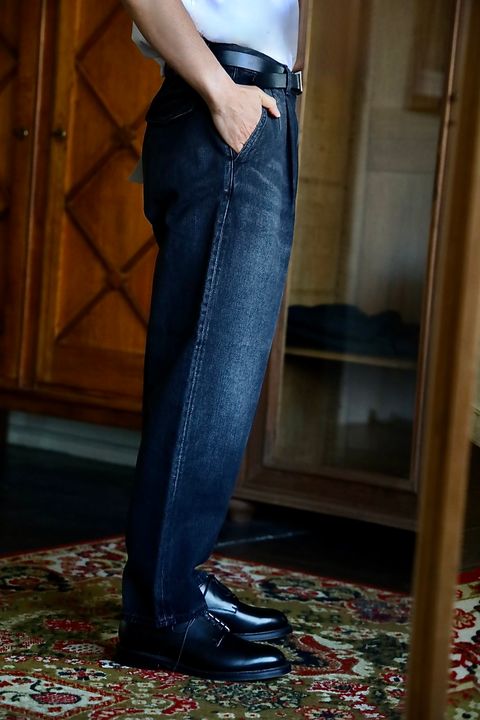 Graphpaper Selvage Denim Two Tuck Tapered Pantsスタイル