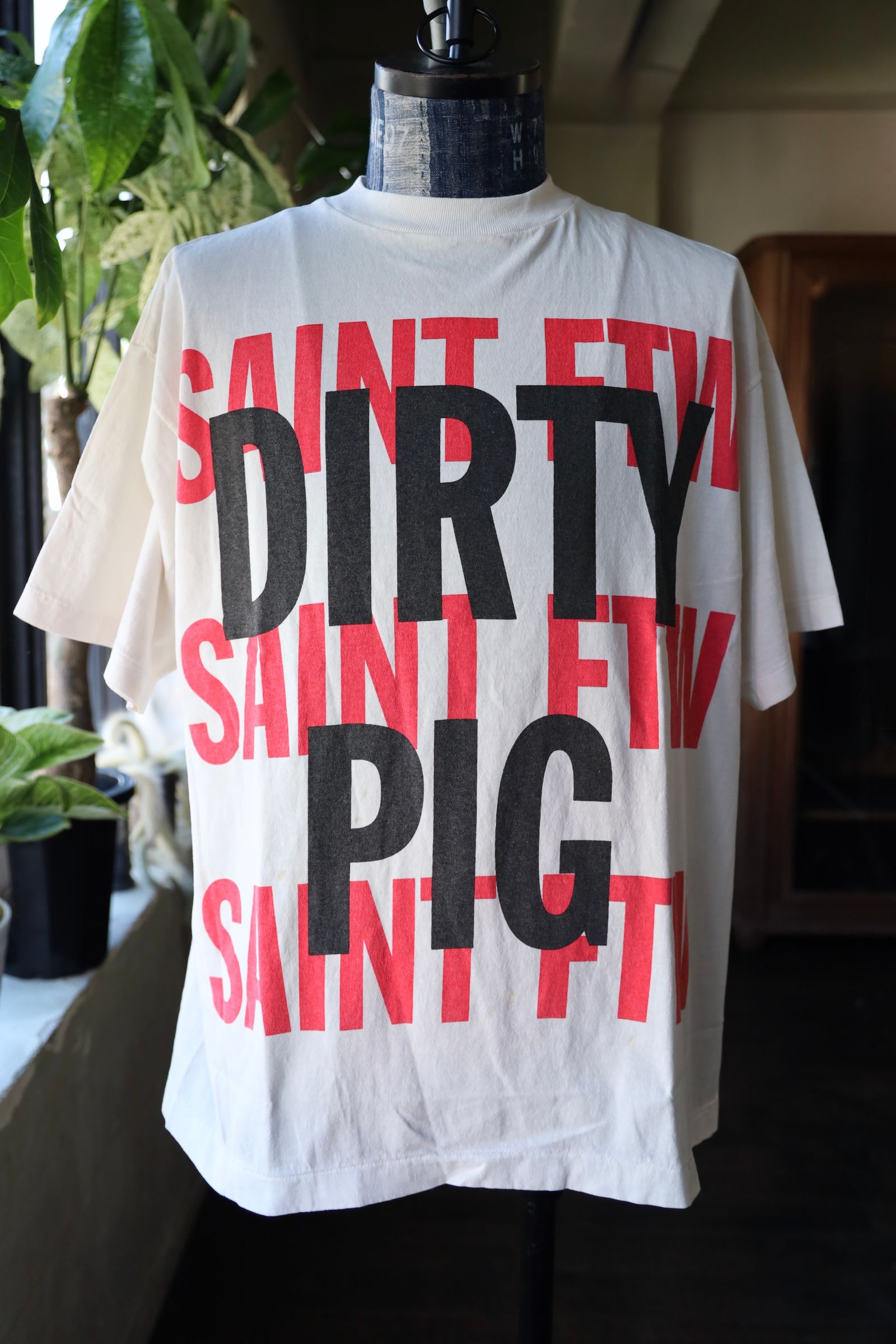 【SAINT M××××××】DIRTY PIG 半そで Tシャツ 男女兼用 SM-HR8-0000-021/SS TEE/DIRTY PIG(M WHITE): SAINT MXXXXXX