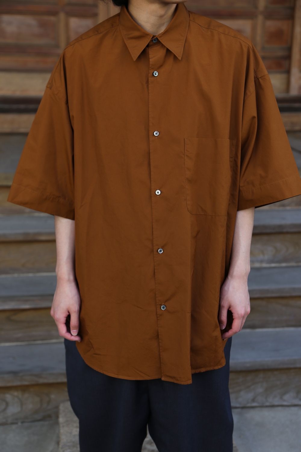Graphpaper Broad Oversized S/S Regular Collar Shirt(GM212-50625B) style. 2021.05.23.