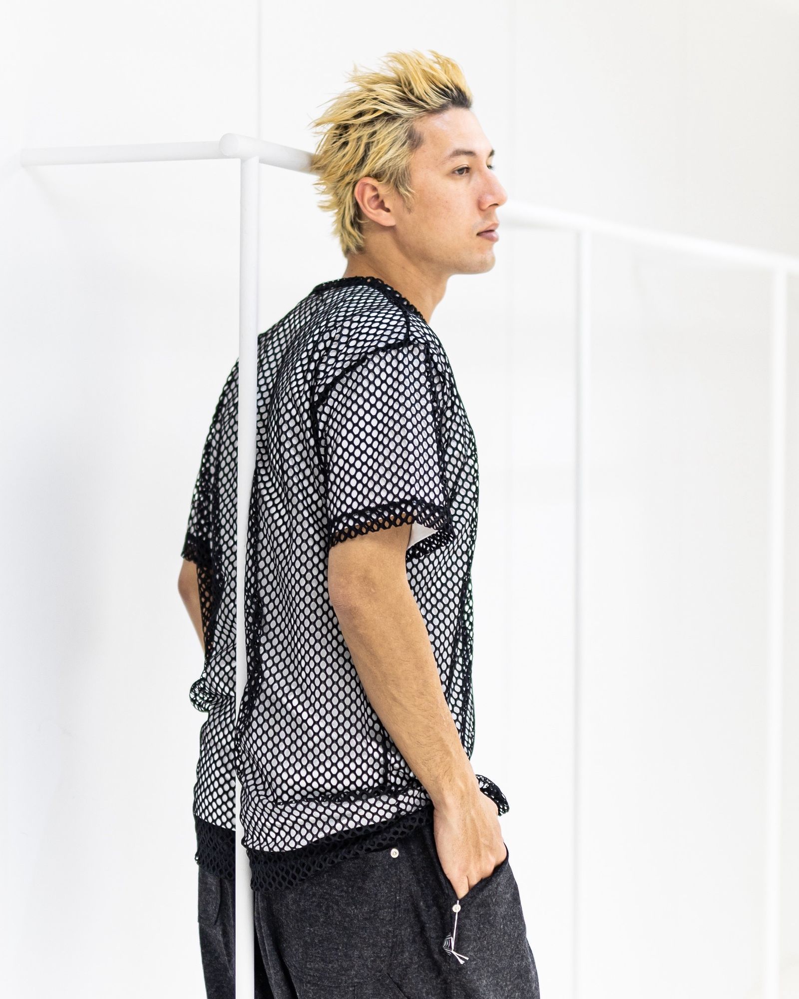 PLAY COMME des GARSONS BLACKエンブレムメッシュTシャツ ☆ 新作発売！