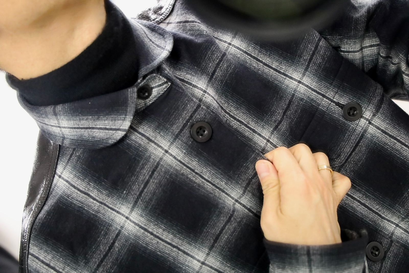 JUNYA WATANABE MAN 綿フランネルチェックコーデュロイレザーシャツスタイル2025.11.3.