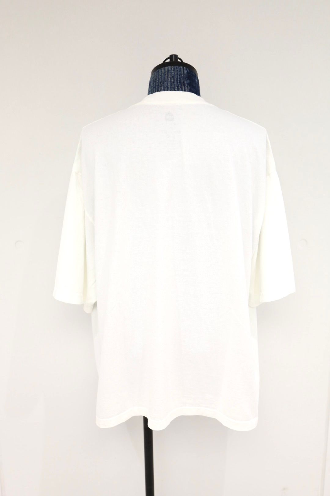 イズネスミュージック 26SS FLASH FLOCKY PRINT T-SHIRT(IMP7_27_FLASH5ST01)WHITE☆新作発売！
