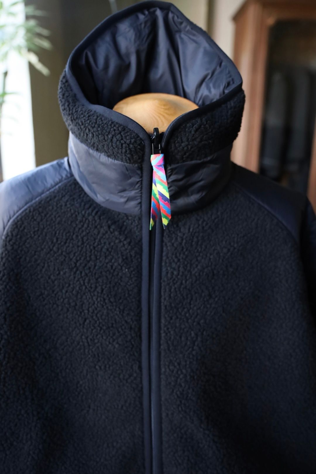 イズネス 25AW REVERSIBLE FLEECE DOWN JACKET is-ness×TAION (25AW_34_1007AWDOWNJK01)BLACK☆新作発売！