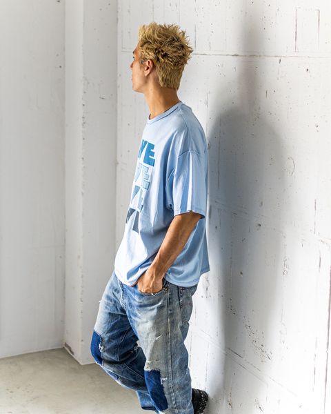 is-ness MUSIC RAVE T-SHIRT MARKスタイル