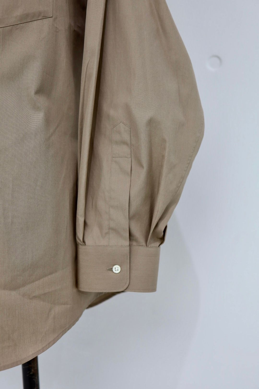 グラフペーパー 26SS ALUMO for GP L/S Oversized Regular Collar Shirt(GM261-50222)TAUPE☆1月31日(土)発売！