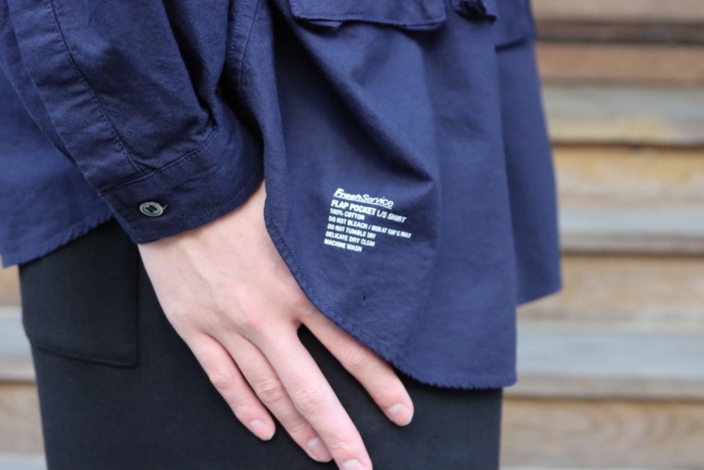 【fresh service】FSW-21-SH_66・ホワイト・長袖シャツ FreshService OXFORD FLAP POCKET L/S SHIRT(FSW-21-SH_66