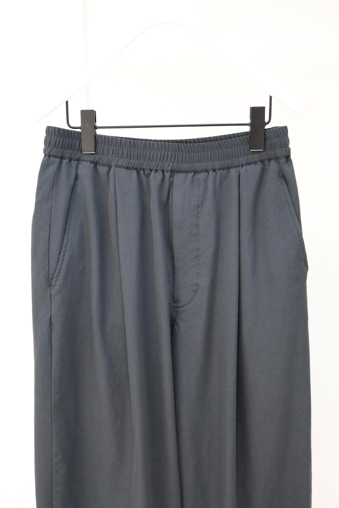 グラフペーパー 26SS Fulled Wool Twill Wide Easy Pants(GM261-40342)CHARCOAL☆2月7日(土)発売！