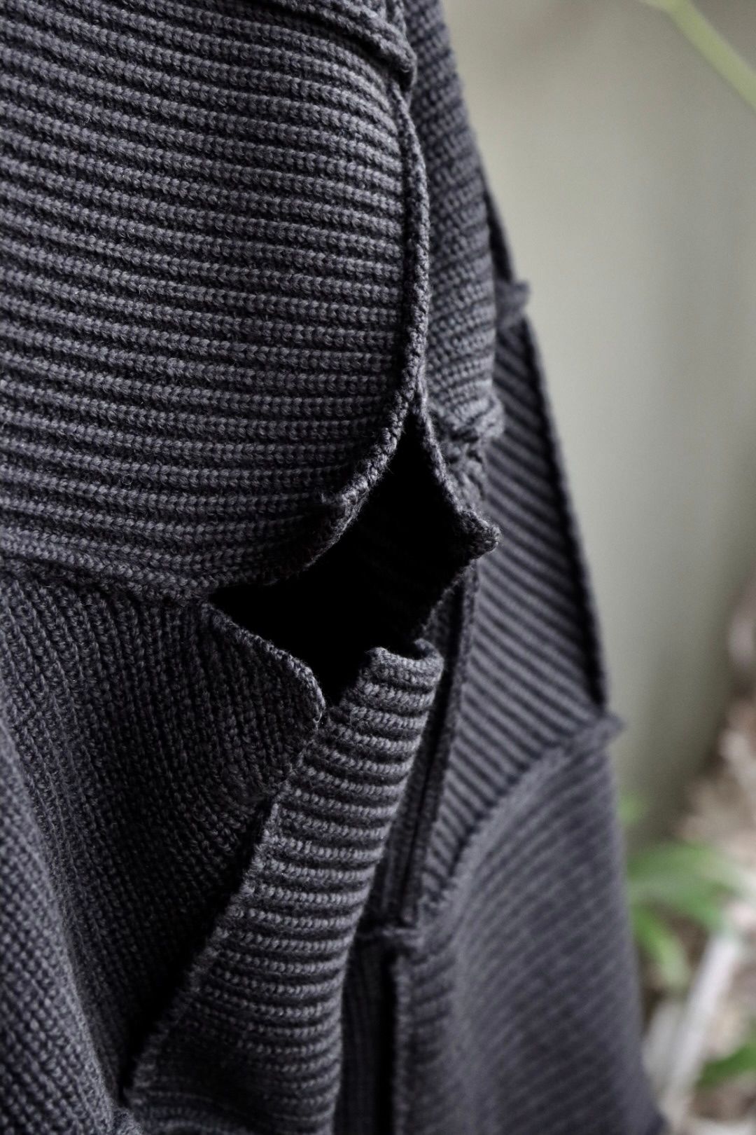 ヨーク24SS PATCHWORK RIB BUTTONED CARDIGAN(YK24SS0683S)BLACK