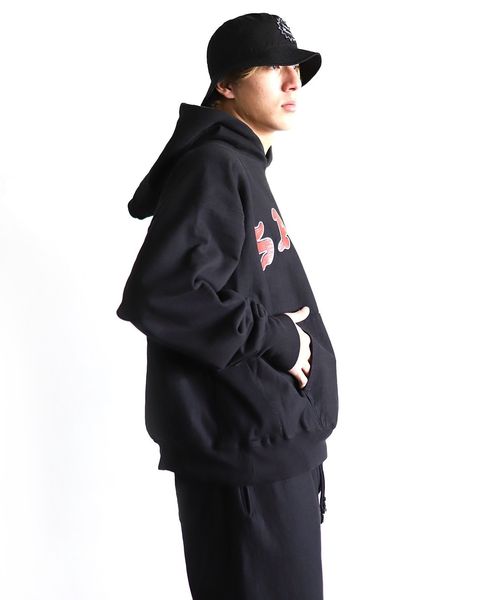 ©SAINT M×××××× ARCH SAINT HOODIEスタイル