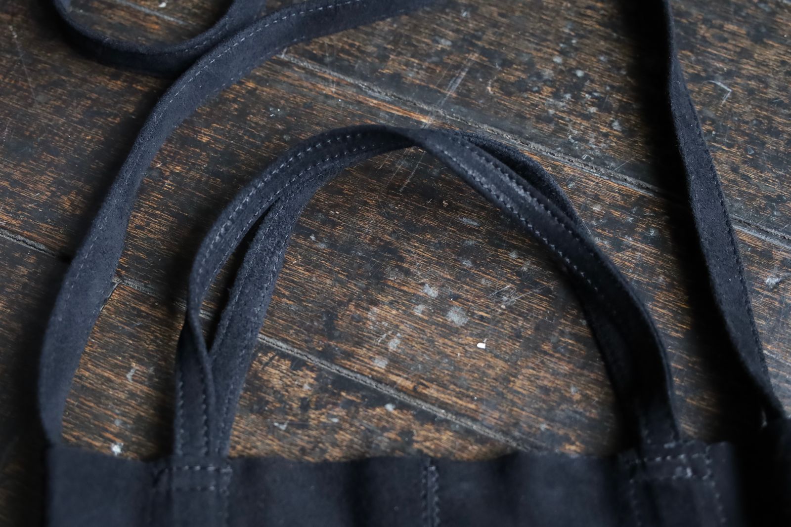 Morphee / モルフェトートバッグ 2WAY SMALL TOTE（LONG)OIL SUEDE BLACK