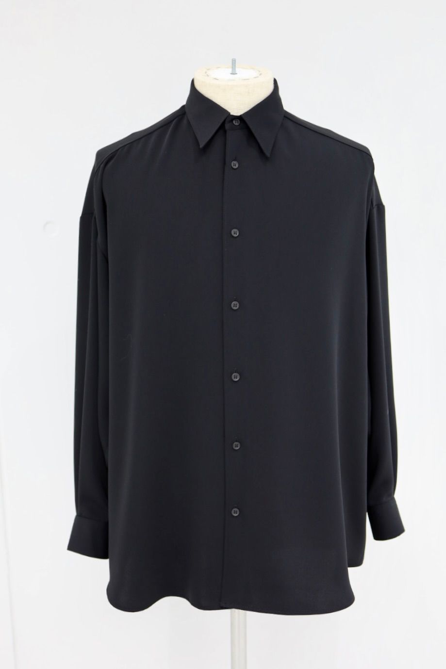 グラフペーパー26SS WOMENS Satin Oversized Regular Collar Shirt(GL261-50077B)BLACK☆1月10日(土)発売！