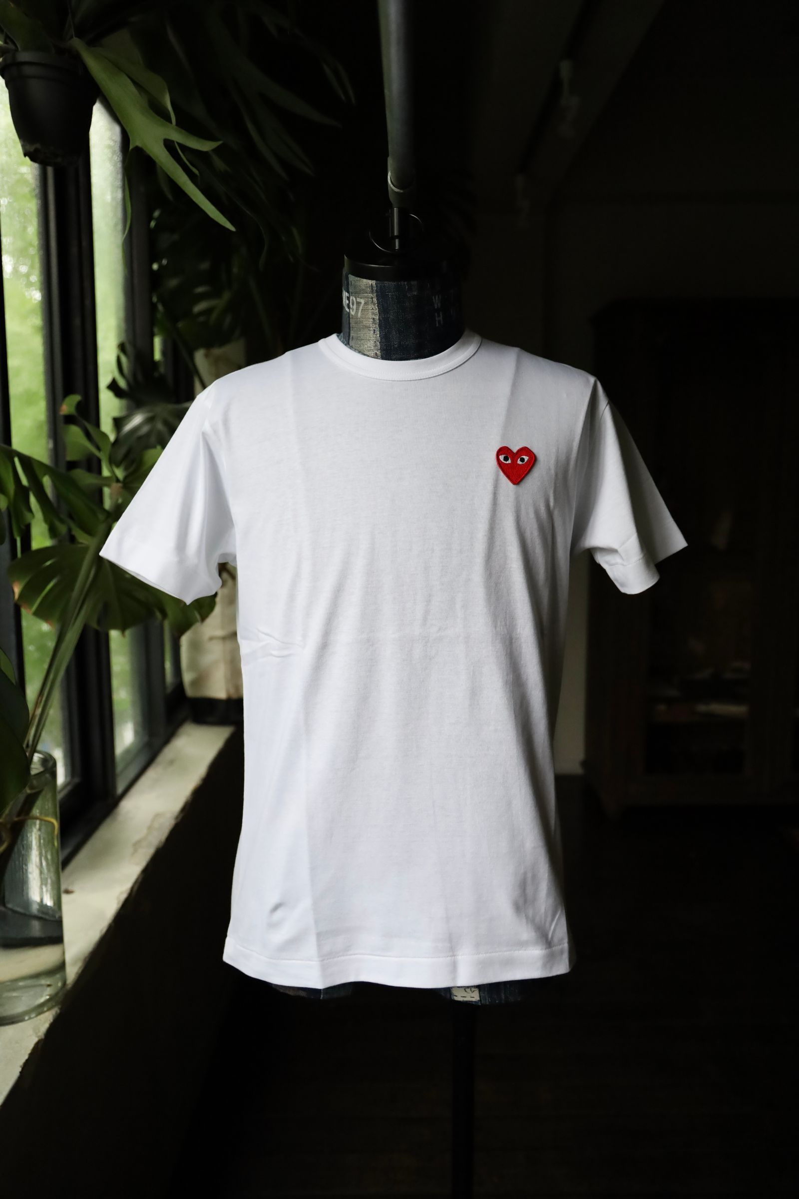 PLAY COMME des GARCONS - プレイコムデギャルソン ワンポイントTシャツ RED HEART (WHITE) | mark