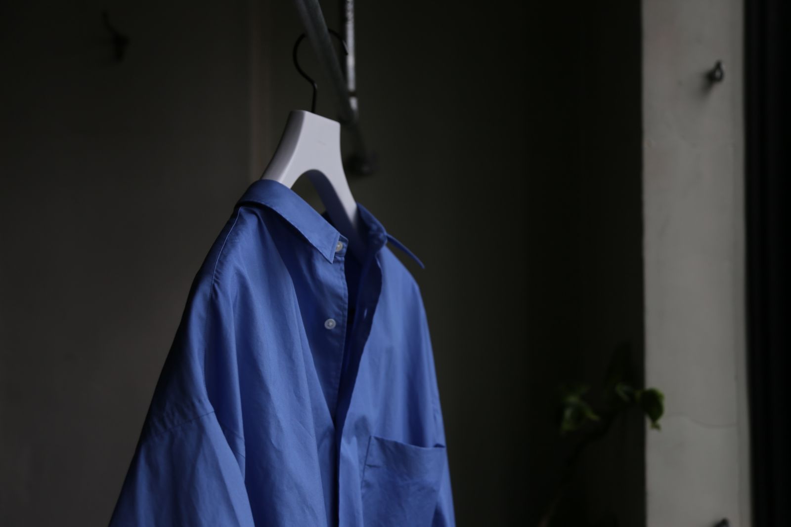 Graphpaper Broad L/S Oversized Regular Collar Shirt"BLUE"style.