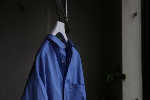 Graphpaper Broad L/S Oversized Regular Collar Shirt"BLUE"style.